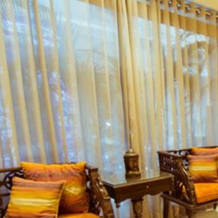 Clark International Hotel Delhi  Bagian luar foto