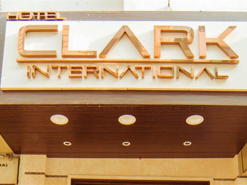Clark International Hotel Delhi  Bagian luar foto