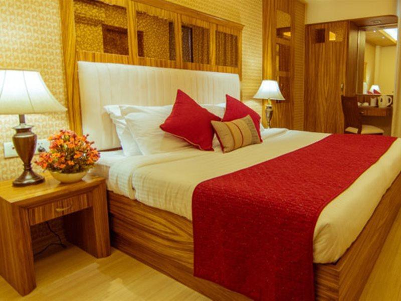 Clark International Hotel Delhi  Bagian luar foto