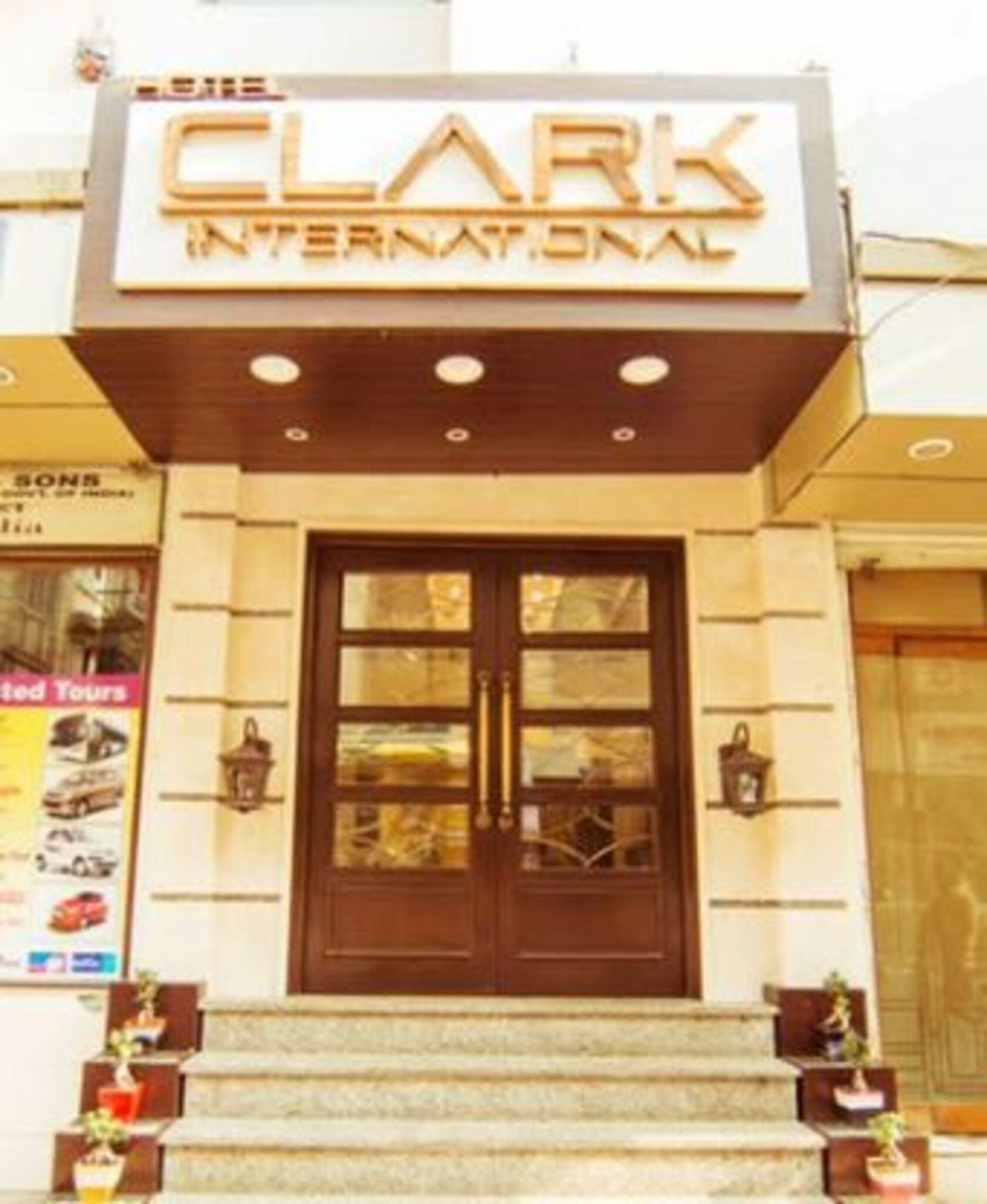 Clark International Hotel Delhi  Bagian luar foto