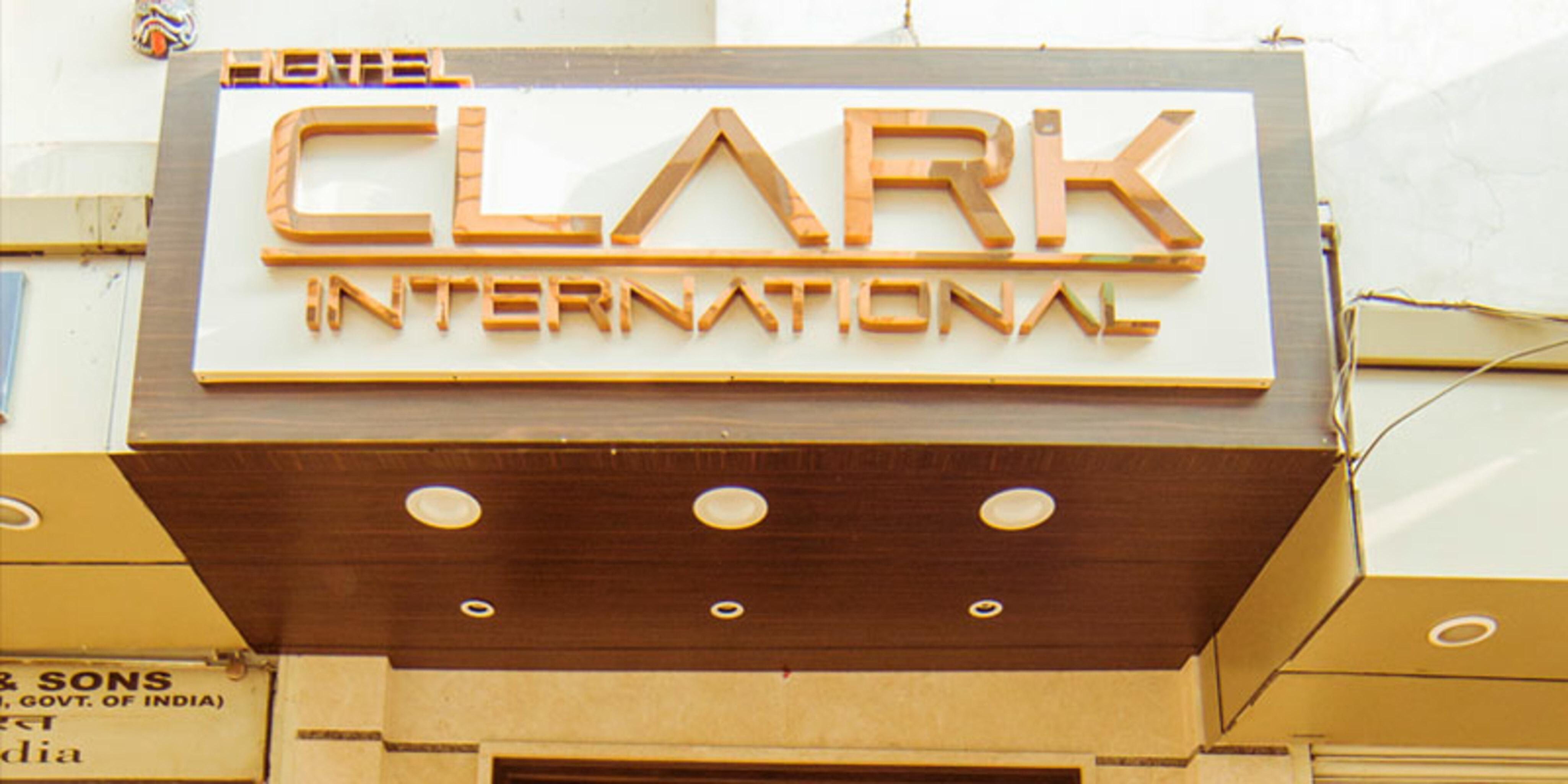 Clark International Hotel Delhi  Bagian luar foto