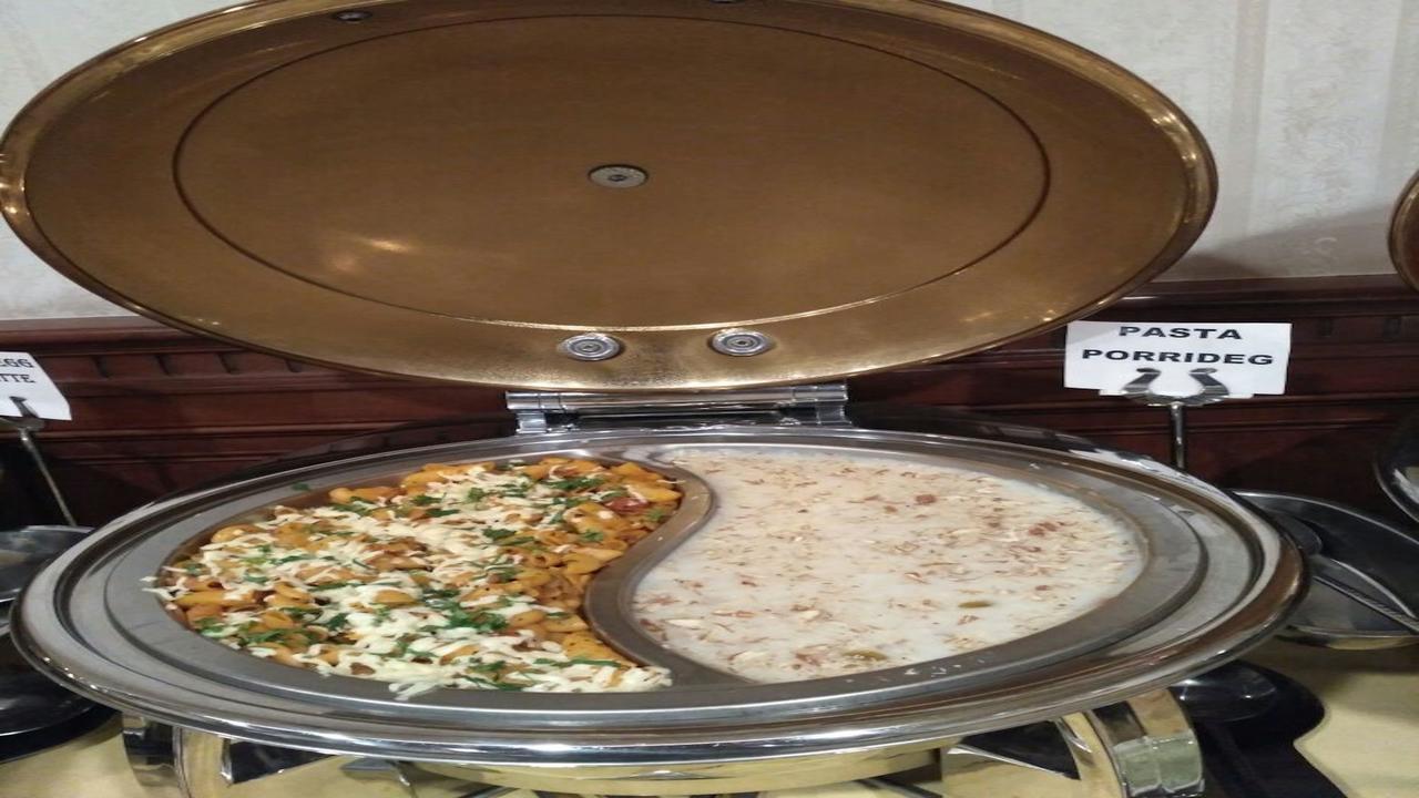 Clark International Hotel Delhi  Bagian luar foto