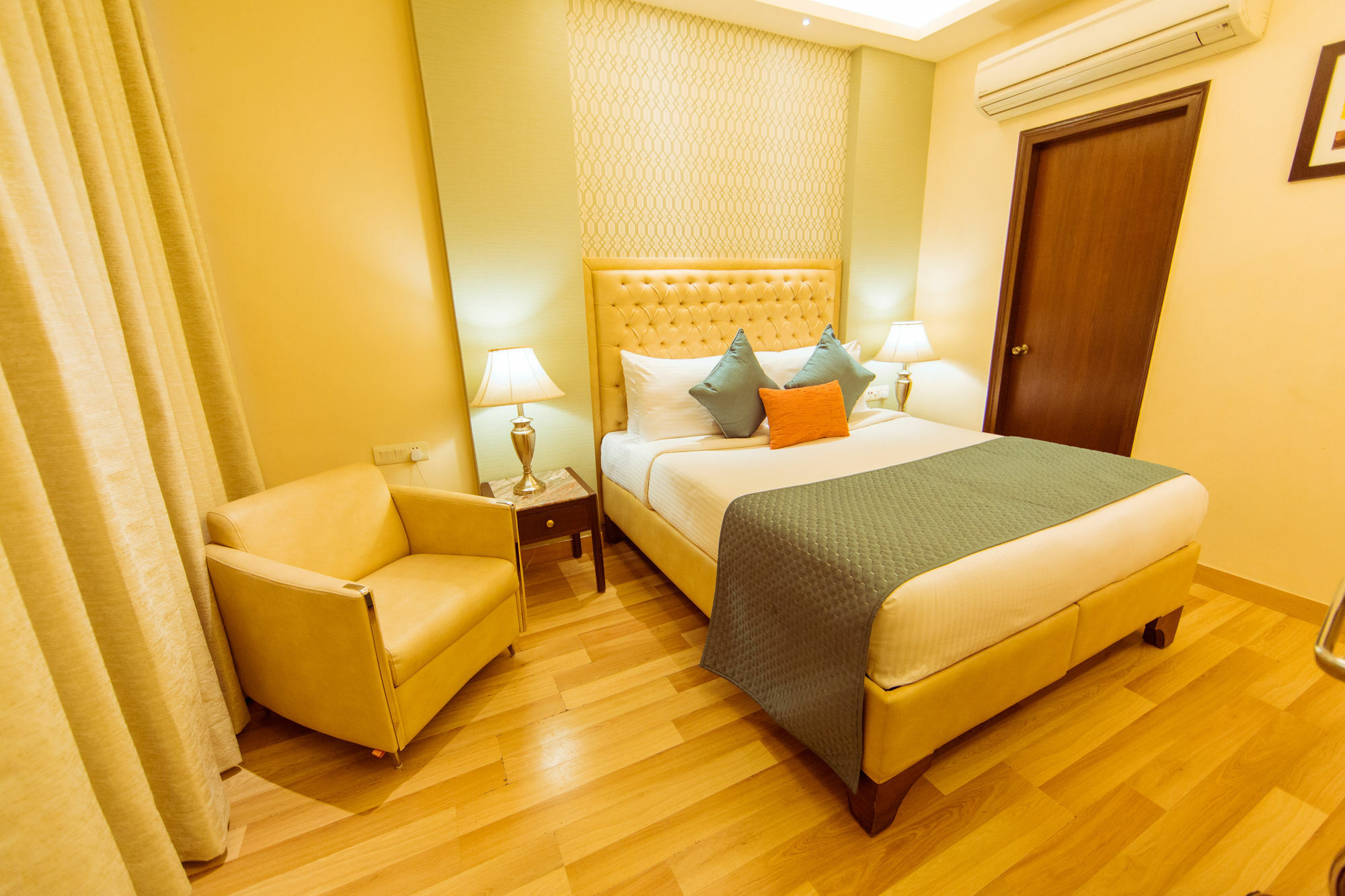 Clark International Hotel Delhi  Bagian luar foto